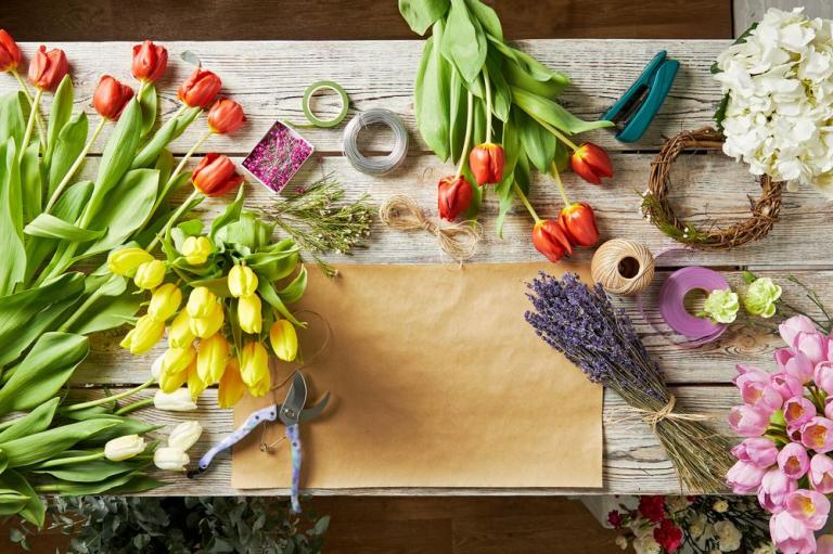 Centres de table en végétaux stabilisés, l'art floral sans entretien